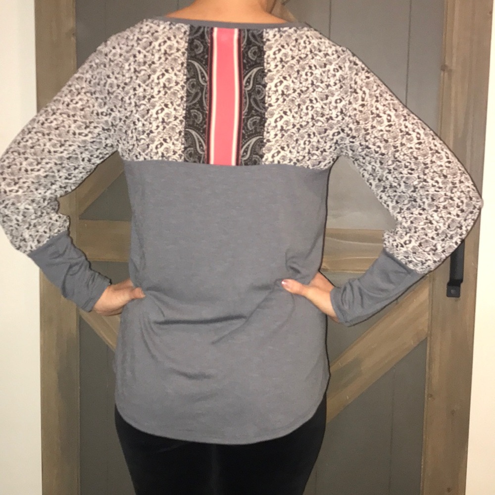 Maurices bubble sleeve top with blouse back